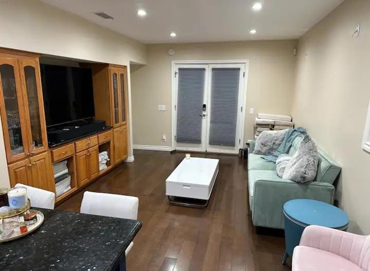 Room Walkable To Ucla Los Angeles Bagian luar foto